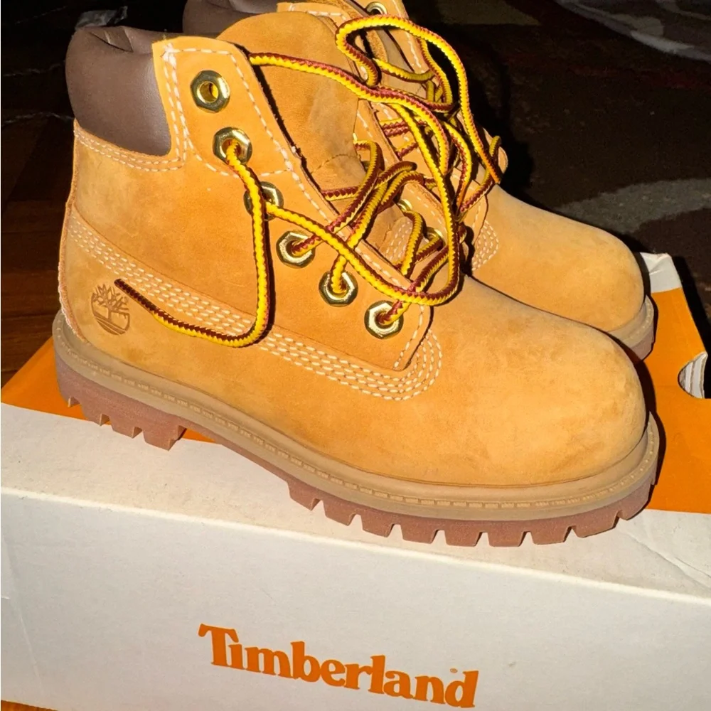 Timberland Wheat Nubuck Toddler Boots - Picture 2 of 6